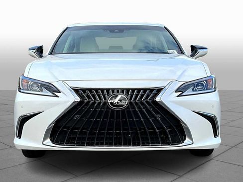 Used 2025 Lexus ES 300h w/ Premium Package image 3