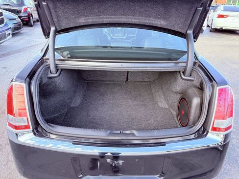 Used 2013 Chrysler 300 w/ Driver Convenience Group image 9