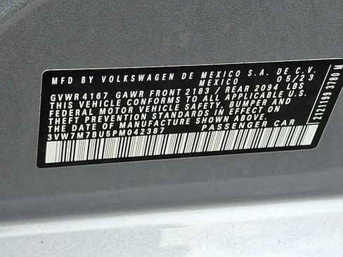Certified 2023 Volkswagen Jetta SE w/ Panoramic Sunroof Package FWD image 33