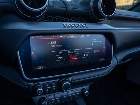 Used 2019 Ferrari Portofino image 42