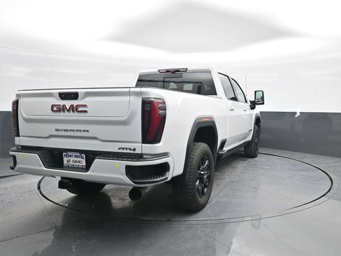 Used 2024 GMC Sierra 2500 AT4 w/ AT4 Premium Plus Package image 7