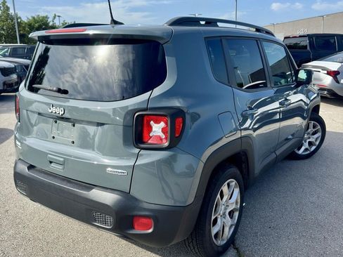 Used 2018 Jeep Renegade Latitude w/ Popular Equipment Group FWD image 5