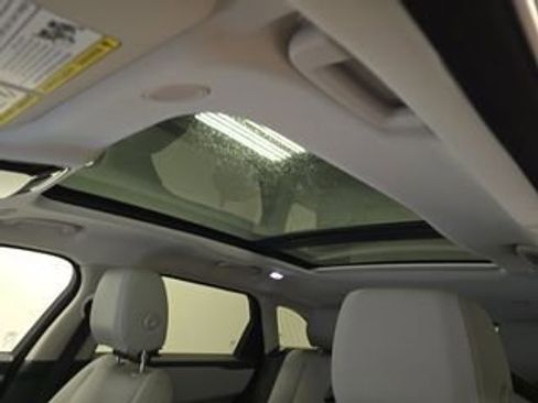 Used 2024 Land Rover Range Rover Velar S image 5