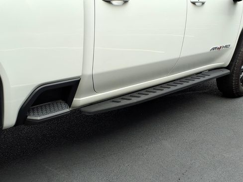 Used 2025 GMC Sierra 2500 AT4 AWD/4WD image 7