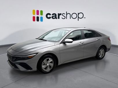 Used 2025 Hyundai Elantra SE