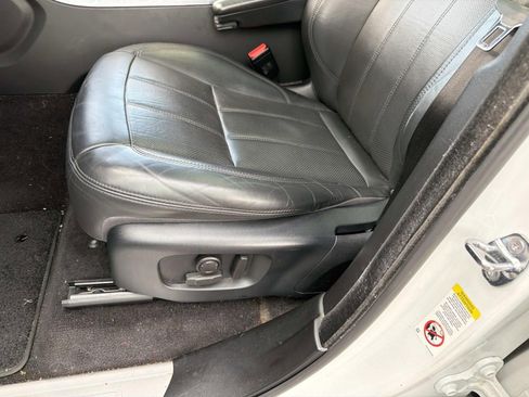 Used 2019 Land Rover Range Rover Sport HSE AWD/4WD image 17