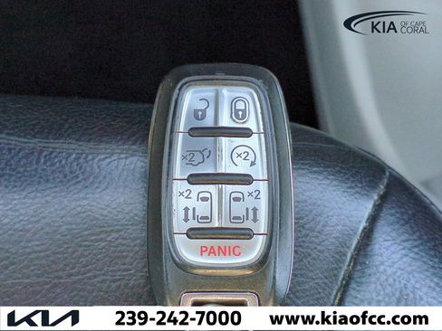 Used 2018 Chrysler Pacifica Touring-L Plus image 30