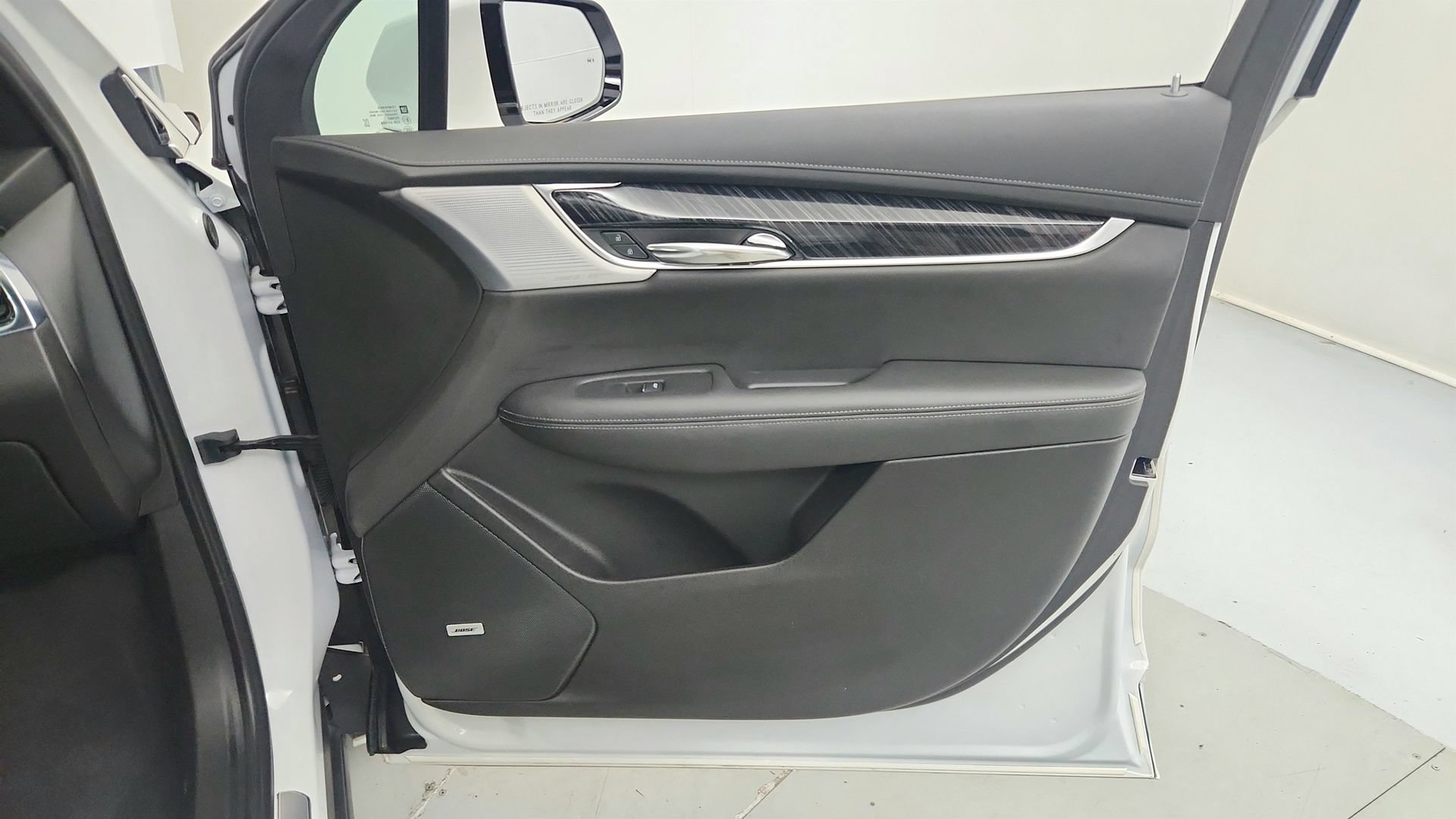 Certified 2024 Cadillac XT6 Premium Luxury w/ LPO, Floor Liner Package AWD/4WD image 29