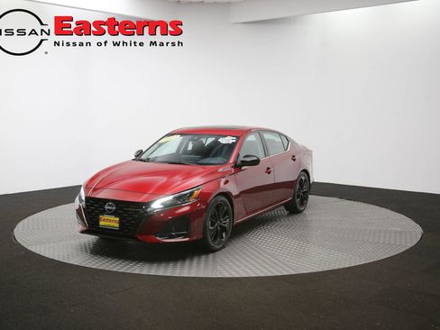 Used 2023 Nissan Altima 2.5 SR w/ SR Premium Package image 95
