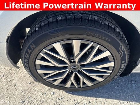 Used 2024 Nissan Altima 2.5 SV image 24