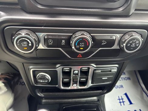 Used 2020 Jeep Wrangler Unlimited Sport S AWD/4WD image 19