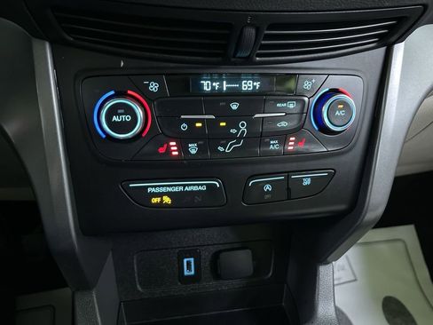 Used 2017 Ford Escape SE w/ Equipment Group 201A image 24