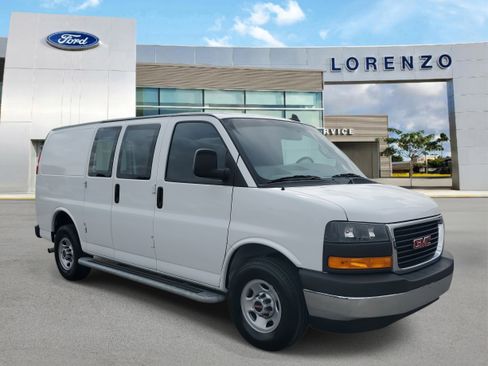 Used 2023 GMC Savana 2500 w/ Driver Convenience Package image 3