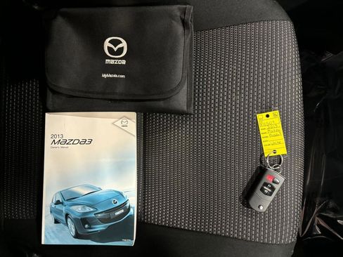 Used 2013 MAZDA MAZDA3 i Sport image 37