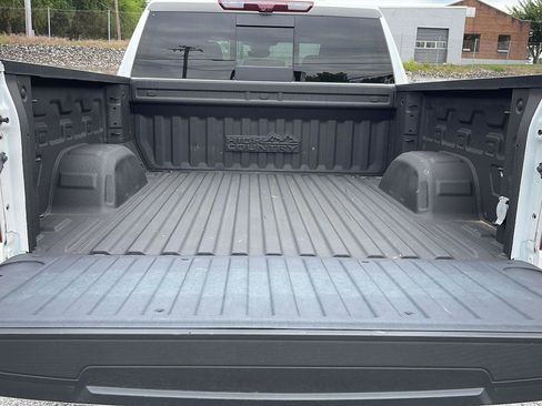 Used 2024 Chevrolet Silverado 1500 High Country w/ Technology Package AWD/4WD image 7