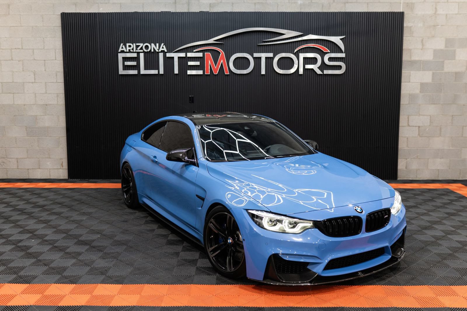 Used 2018 BMW M4 Coupe RWD image 3
