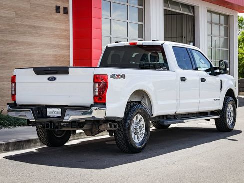 Used 2022 Ford F350 XLT AWD/4WD image 3