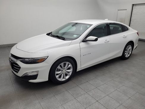 Used 2022 Chevrolet Malibu LT FWD image 2