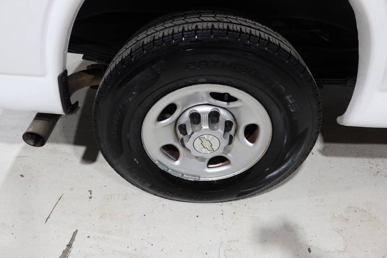 Used 2021 Chevrolet Express 2500 RWD image 31