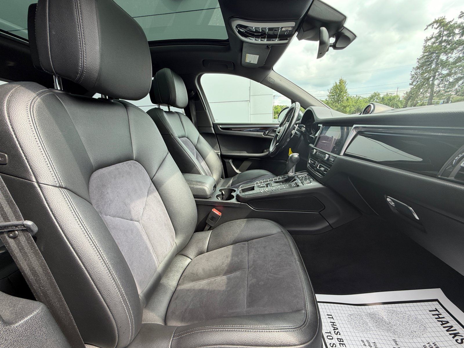 Used 2020 Porsche Macan AWD/4WD image 19