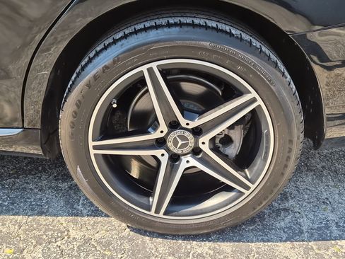 Used 2015 Mercedes-Benz C 300 4MATIC Sedan image 9