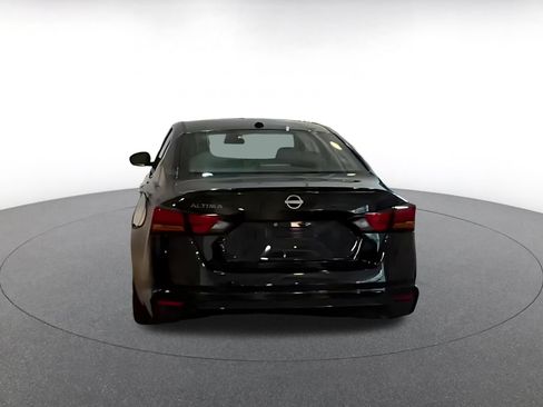 Used 2025 Nissan Altima 2.5 SV FWD image 9