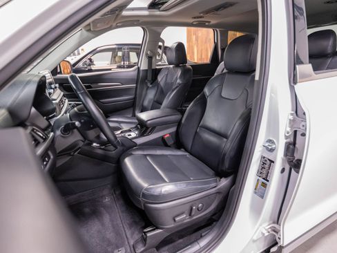 Used 2020 Kia Telluride S FWD image 8