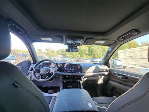 New 2026 Chevrolet Suburban Premier w/ Sun And Tow Package image 25