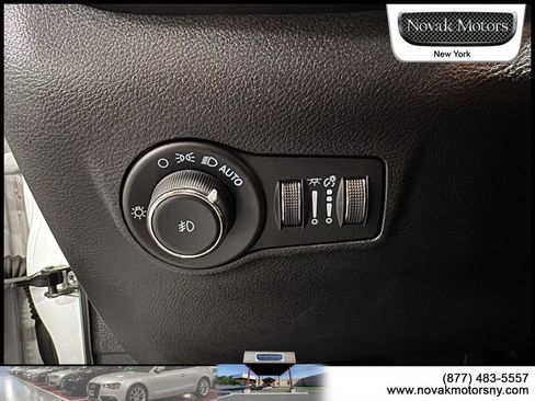 Used 2023 Jeep Compass Limited w/ Elite Group AWD/4WD image 22