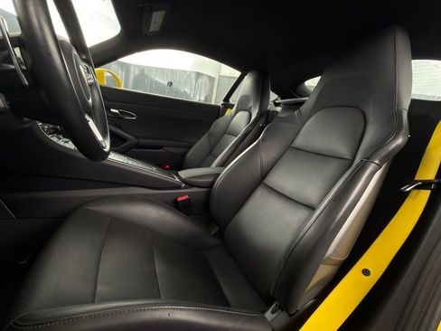 Certified 2025 Porsche 718 Cayman image 5