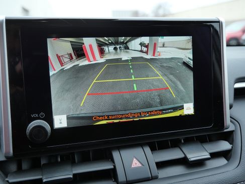 Certified 2025 Toyota RAV4 LE image 31