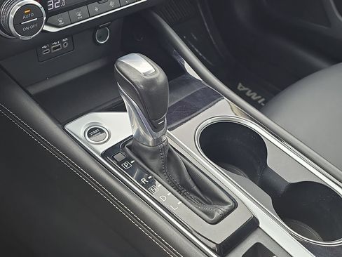 Used 2022 Nissan Altima 2.5 Platinum image 21