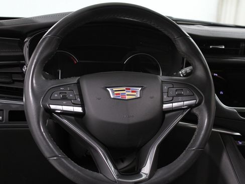 Used 2024 Cadillac XT6 Luxury image 7