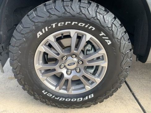 Used 2019 Ford F150 Lariat w/ FX4 Off-Road Package image 14