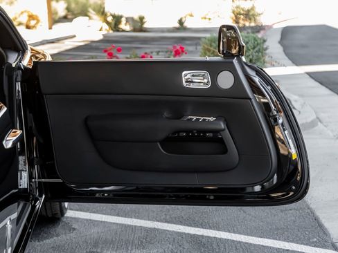 Certified 2018 Rolls-Royce Dawn image 10