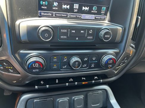 Used 2018 Chevrolet Silverado 1500 High Country AWD/4WD image 38