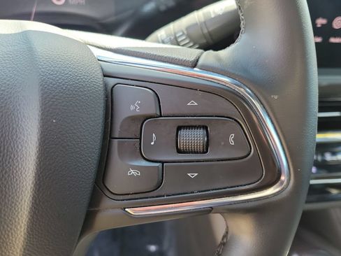 Certified 2025 Buick Envista Avenir FWD image 23