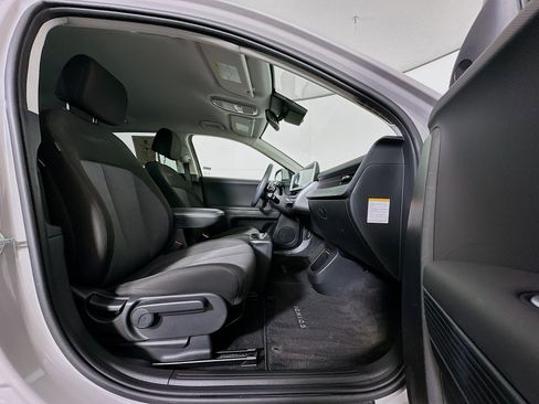 Used 2024 Hyundai Ioniq 5 SEL image 31
