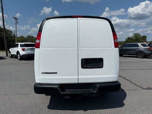 Used 2021 Chevrolet Express 3500 Extended w/ Driver Convenience Package RWD image 5