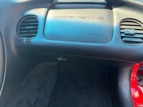 Used 1999 Chevrolet Corvette Coupe RWD image 30