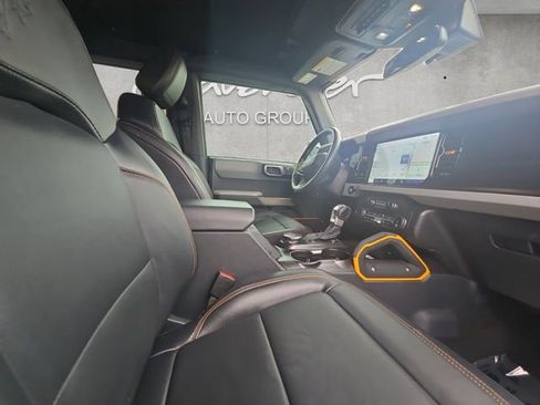 Used 2022 Ford Bronco Badlands image 24