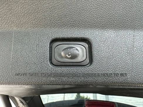 Used 2019 Ford Explorer XLT w/ Equipment Group 202A FWD image 21