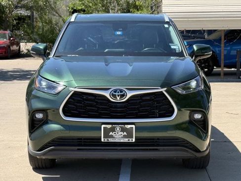 Used 2023 Toyota Highlander XLE FWD image 8