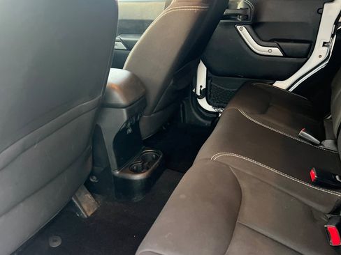 Used 2014 Jeep Wrangler Unlimited Sahara w/ Connectivity Group image 12