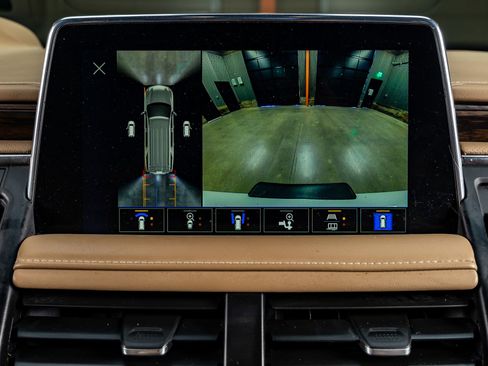 Used 2023 Chevrolet Suburban Premier w/ Premium Package image 26