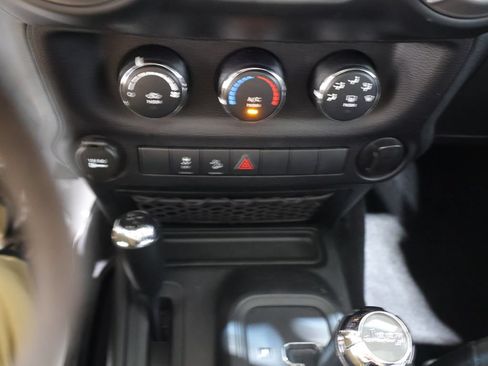 Used 2015 Jeep Wrangler Unlimited Sport AWD/4WD image 25