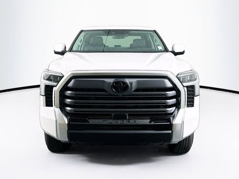 Used 2024 Toyota Tundra Limited image 2