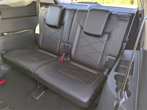 Used 2024 Volkswagen Atlas SE image 29