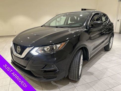 Used 2021 Nissan Rogue Sport S image 1