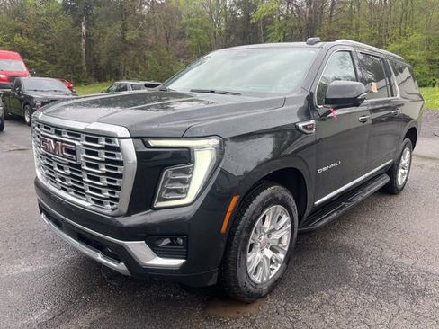 Used 2025 GMC Yukon XL Denali w/ LPO, Floor Liner Package AWD/4WD image 10